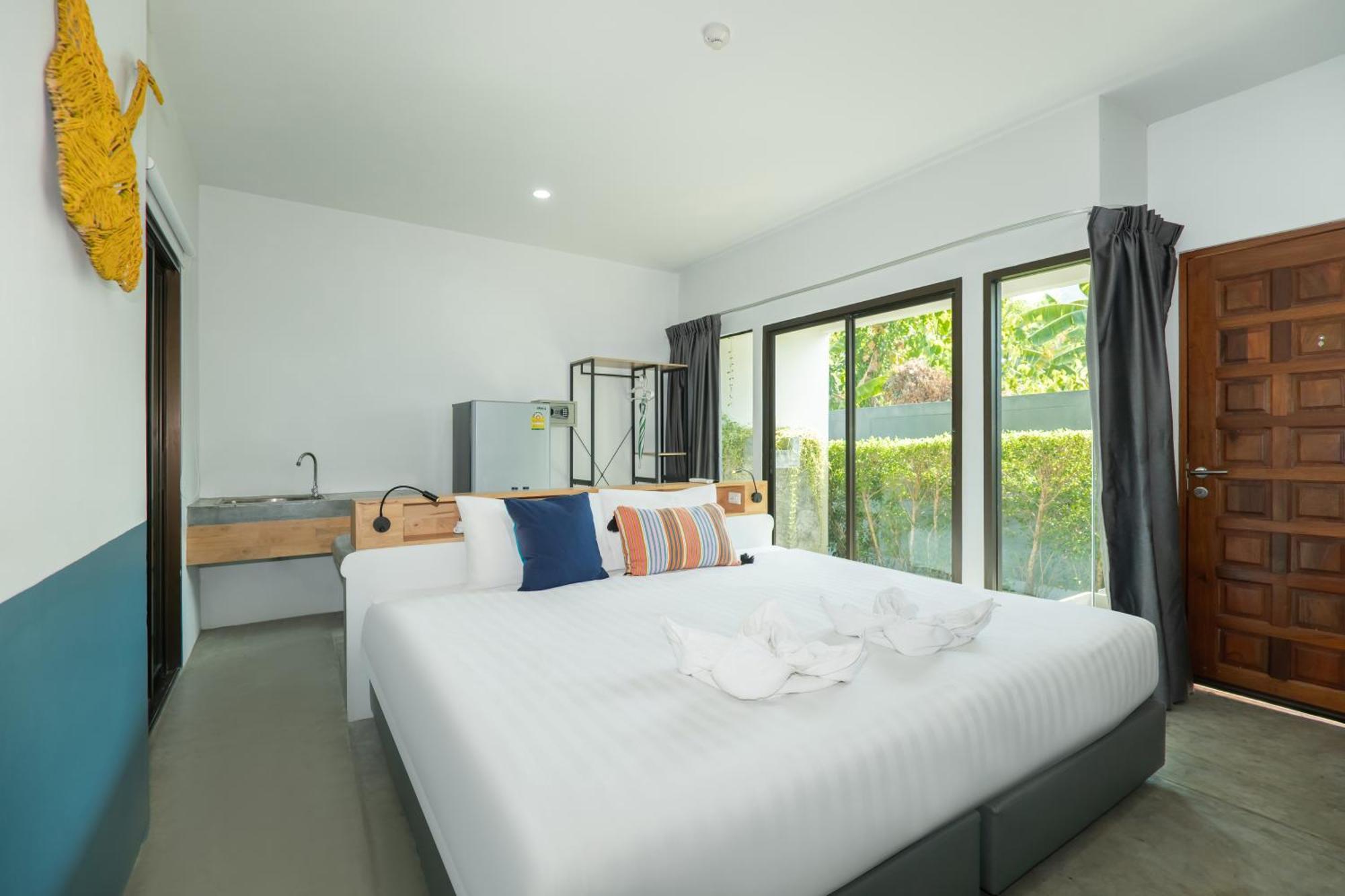 Kraam Silhouette Hotel And Cafe Phuket Чалонг Экстерьер фото